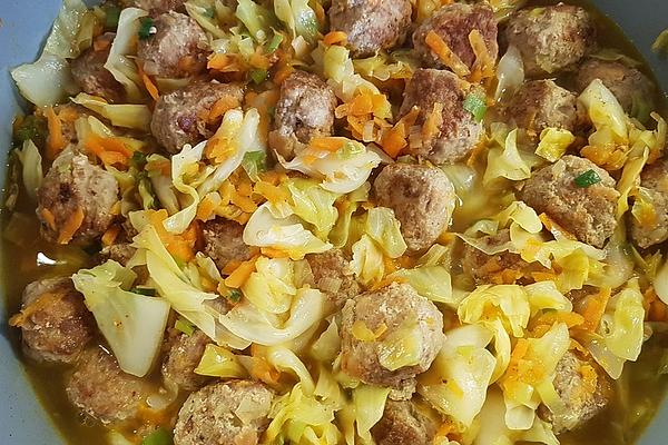 Braised Cabbage with Meatballs