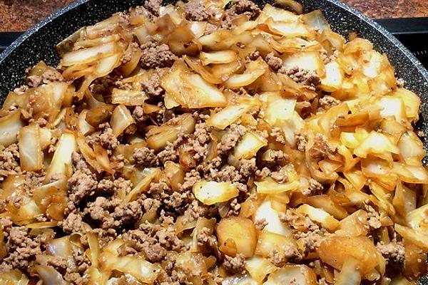 Braised Cabbage with Minced Meat