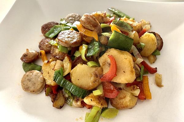 Bratwurst and Potato Pan with Vegetables