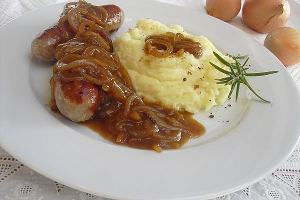 Bratwurst in Onion Sauce with Mashed Potatoes
