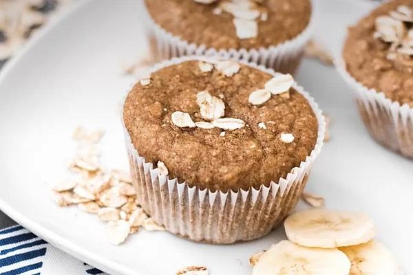 Breakfast Muffins with Oatmeal and Banana