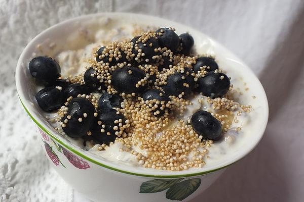Breakfast Porridge with Blueberries