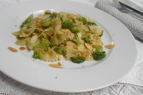 Broccoli – Almond – Pasta