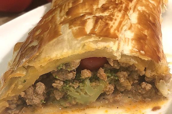 Broccoli Mince Roll with Puff Pastry