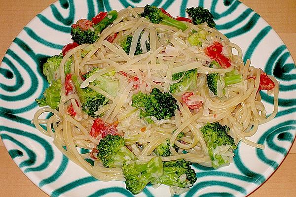 Broccoli Pasta in Cheese Sauce