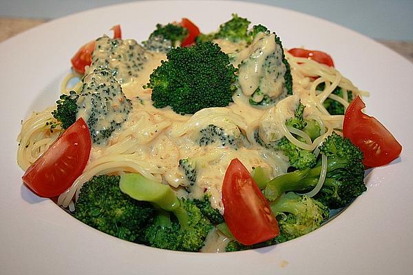 Broccoli Pasta with Cheese – Paprika – Sauce