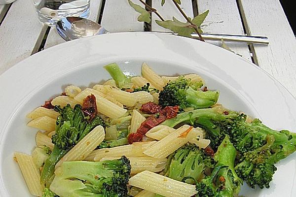 Broccoli Pasta with Sun-dried Tomatoes