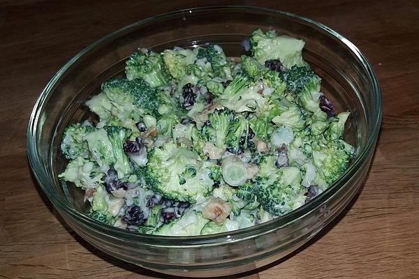Broccoli Salad with Walnuts and Cranberries