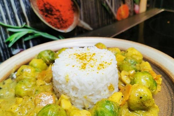 Brussels Sprouts in Apple Curry Cream