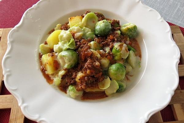Brussels Sprouts Stew with Minced Meat