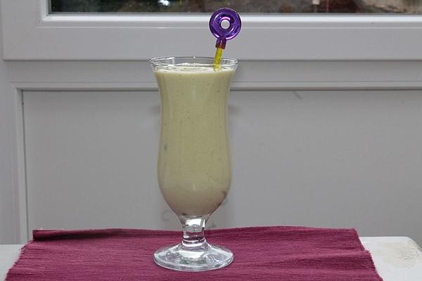 Buttermilk Smoothie with Mango, Avocado, Ginger and More
