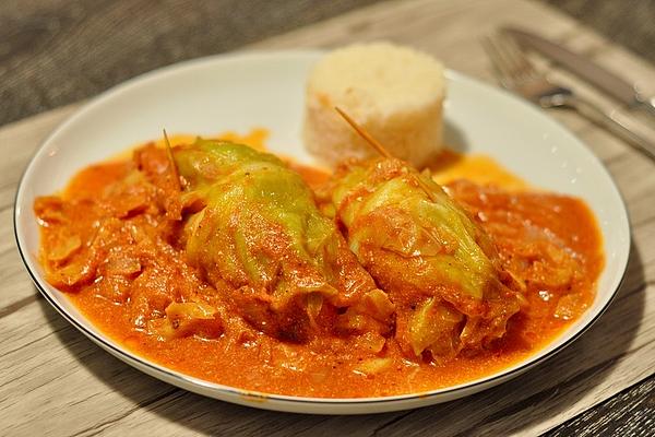 Cabbage Rolls in Tomato Sauce
