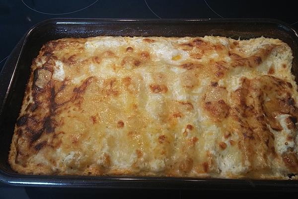 Cannelloni with Minced Meat Filling and Ricotta Sauce