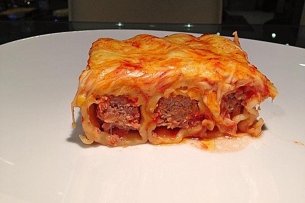 Cannelloni with Tomato and Minced Meat Filling