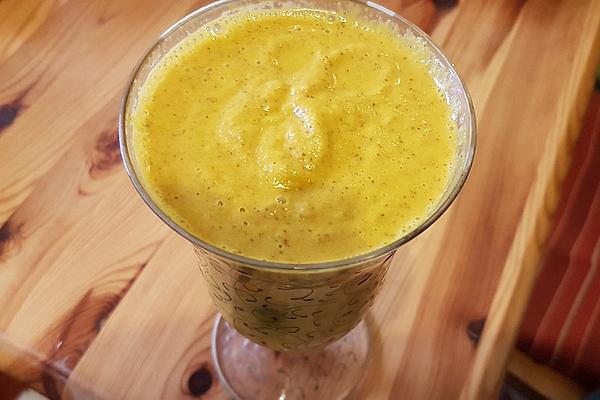 Carrot and Apple Shake with Chia and Vanilla