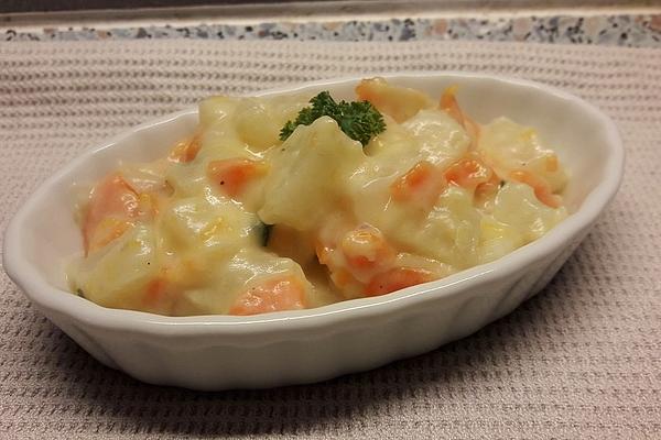Carrot and Kohlrabi Vegetables with Creamy Sauce