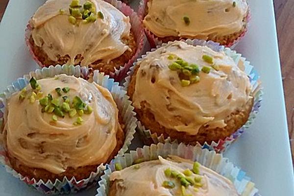 Carrot and Nut Muffins with Topping