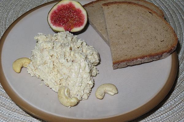 Cashew Horseradish Spread