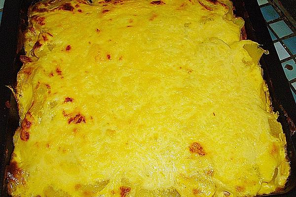 Casserole with Potatoes, Asparagus and Ham