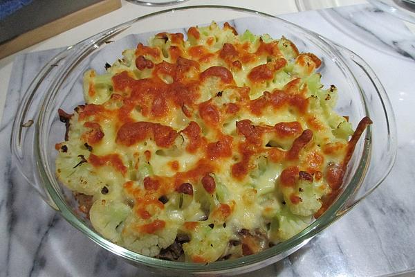 Cauliflower Casserole with Minced Meat and Mashed Potatoes
