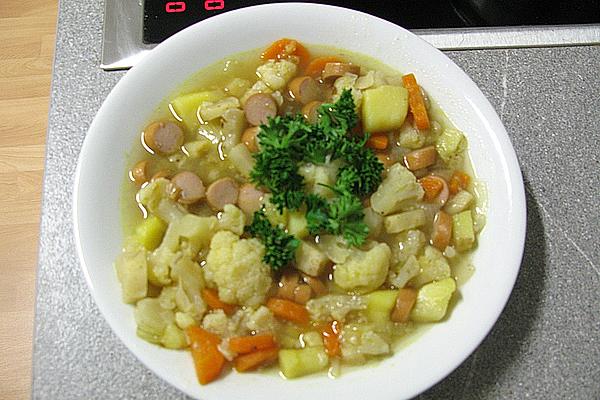 Cauliflower Cheese Soup with Minced Meat