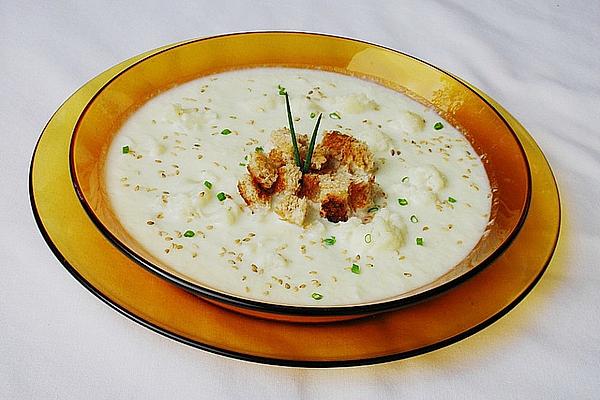 Cauliflower Soup with Garlic Croutons