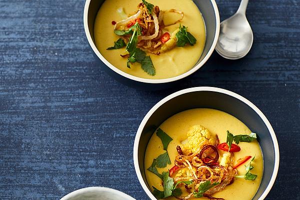 Cauliflower Soup with Red Lentils and Coconut Milk