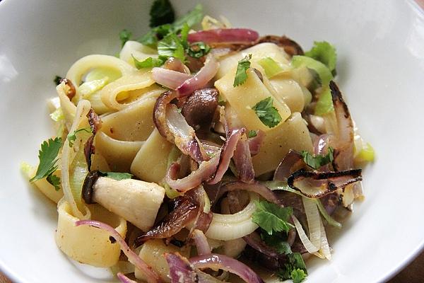 Chanks Hot Noodle Pan with Fried Onions and Fresh Chestnuts