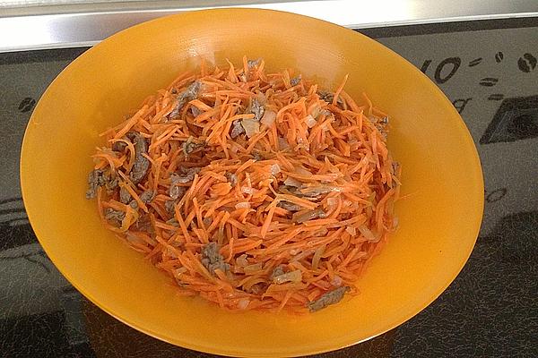 Chee striped Carrot Salad with Strips Of Beef