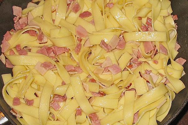 Cheese Noodles with Ham