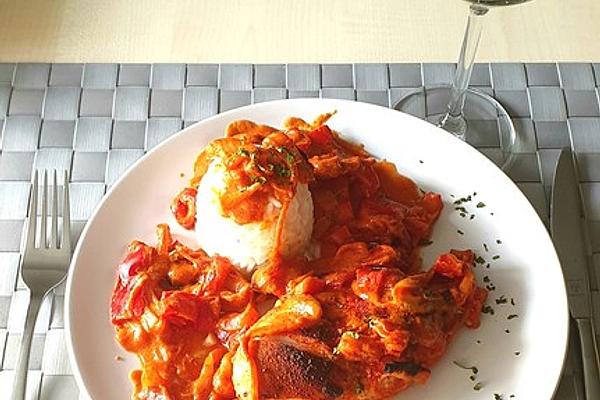 Chicken Breast in Tomato-pepper-onion Sauce