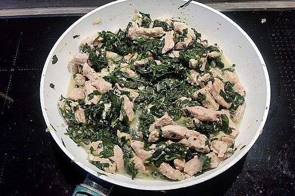 Chicken Breast Strips with Spinach Leaves and Cottage Cheese
