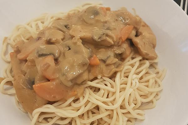 Chicken Breast with Peanut Sauce, Vegetables, Mushrooms and Mie Noodles