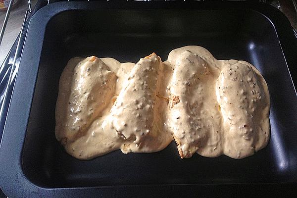 Chicken Breasts in Yogurt Sauce