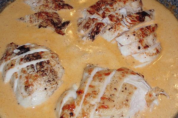 Chicken Breasts with Gorgonzola Sauce