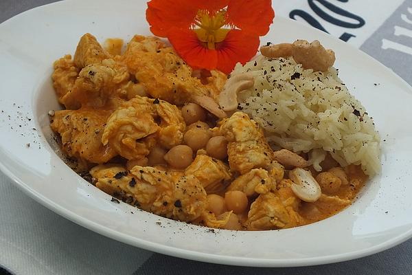 Chicken Curry with Cashew Nuts and Chickpeas