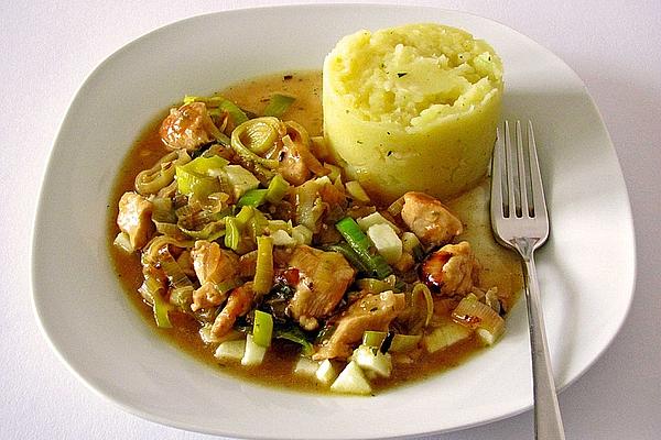 Chicken on Apple and Leek Vegetables