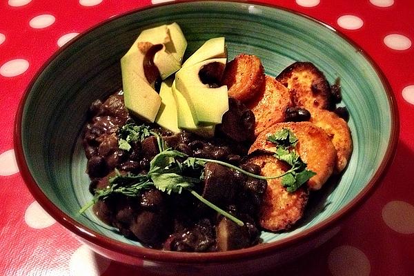 Chili Bowl with Black Beans, Mushrooms and Baked Sweet Potatoes
