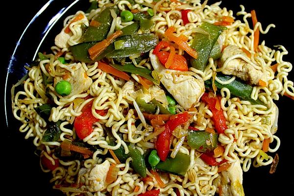 Chinese Fried Noodles with Vegetables