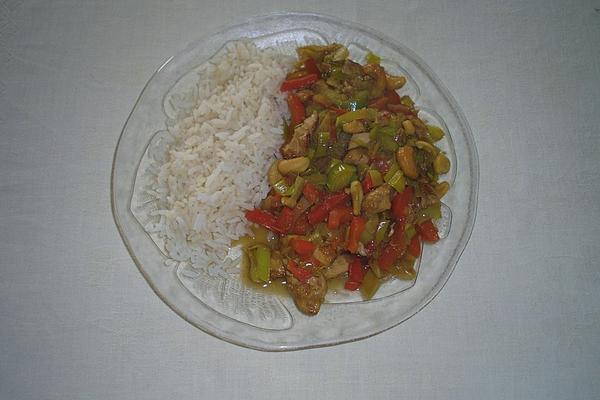 Chinese Style Chicken with Vegetables and Peanuts