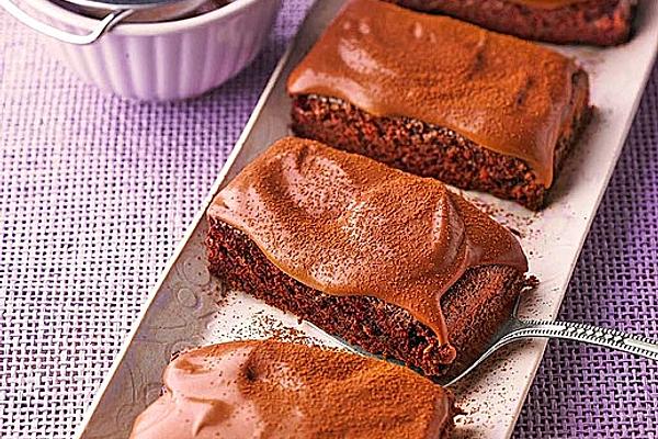 Chocolate Cake with Creamy Ganache