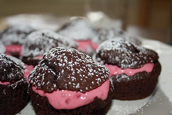 Chocolate Cupcakes with Raspberry Mascarpone