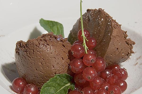 Chocolate Mousse with Chili Note and Red Currants