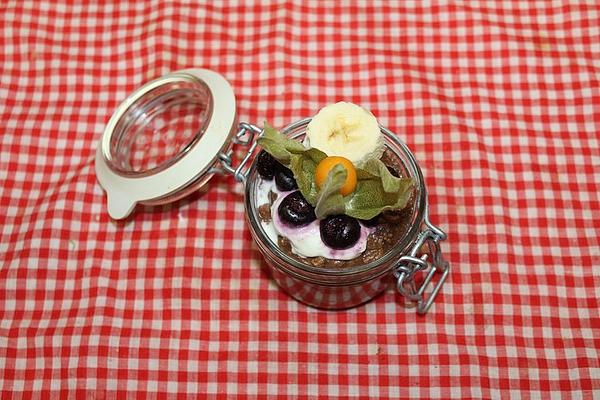 Chocolate Porridge À La Jamie Oliver with Yogurt and Fresh Fruit