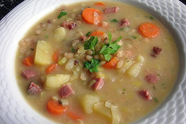 Chrissi`s Bean Stew with Smoked Pork
