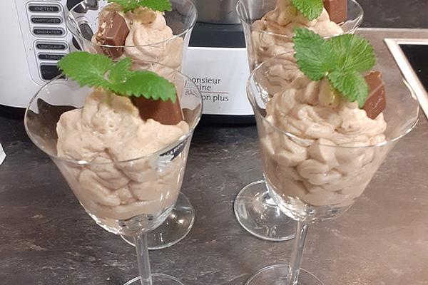 Cinnamon Mousse with Lady Fingers