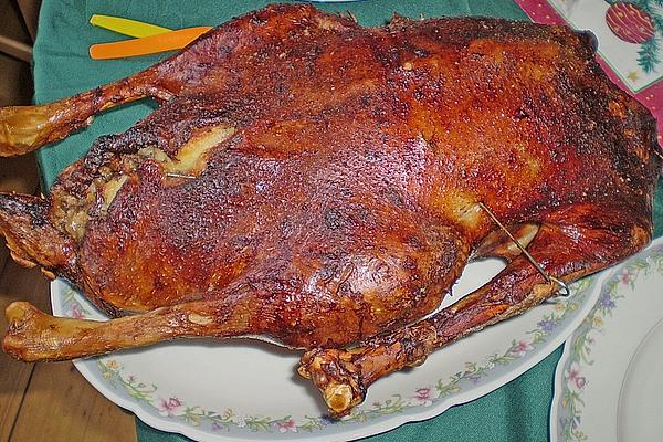 Classic Christmas Goose with Apple Filling