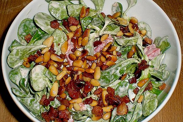 Classic Lamb`s Lettuce with Tomato Dressing