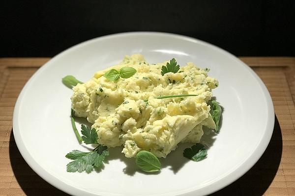 Coarse Mashed Potatoes with Sour Cream and Herbs