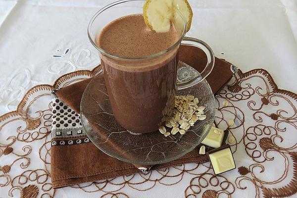 Cocoa and Banana Drink with Flax Seeds and Oat Flakes